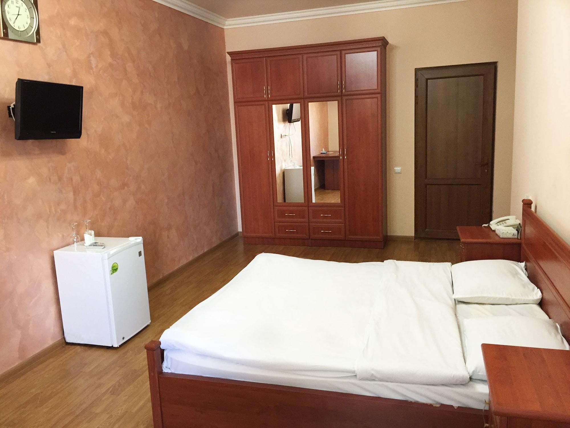 Primer Hotel Erivan Exterior foto