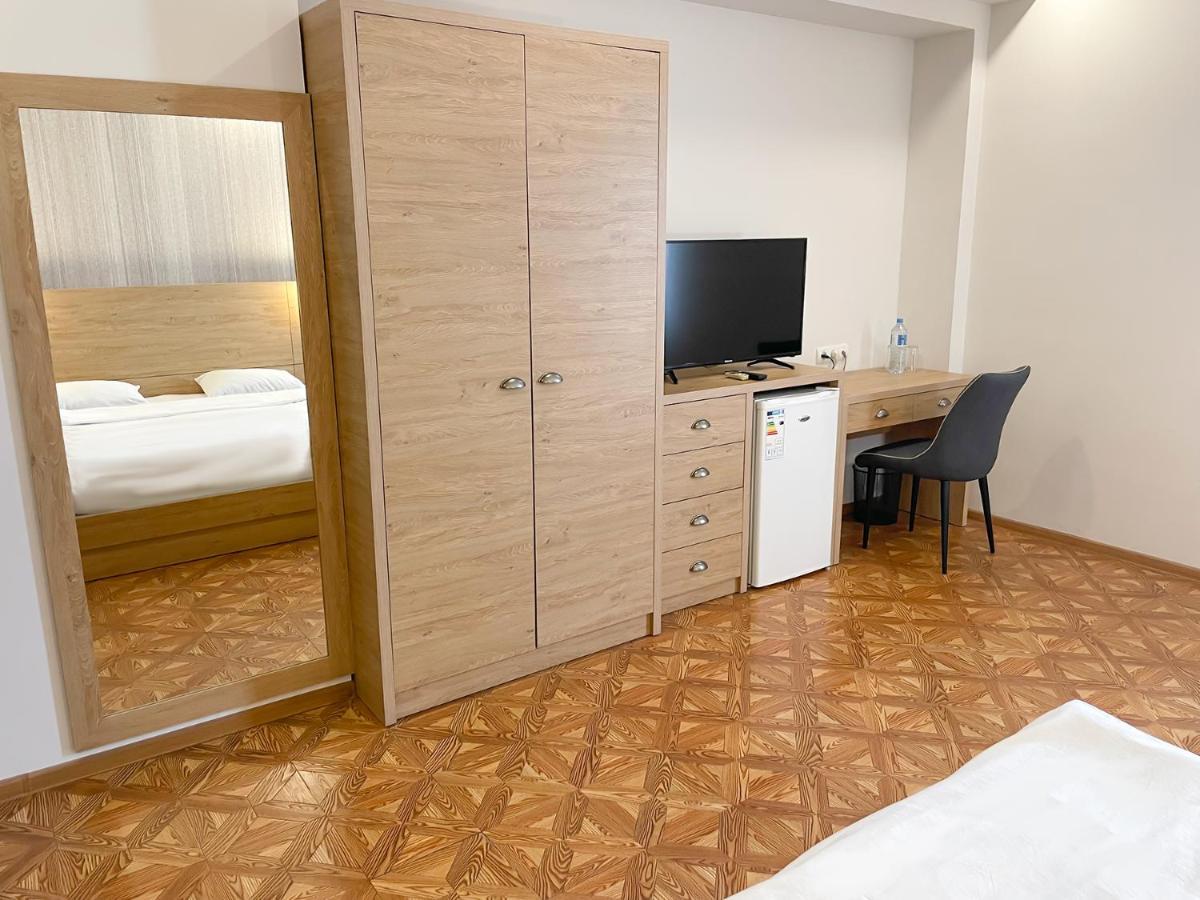 Primer Hotel Erivan Exterior foto