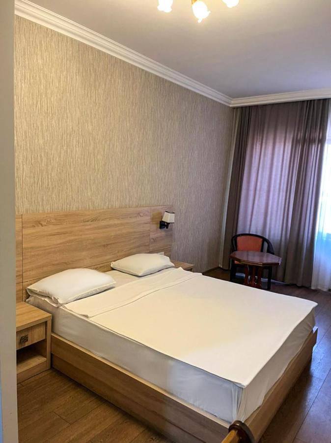 Primer Hotel Erivan Exterior foto