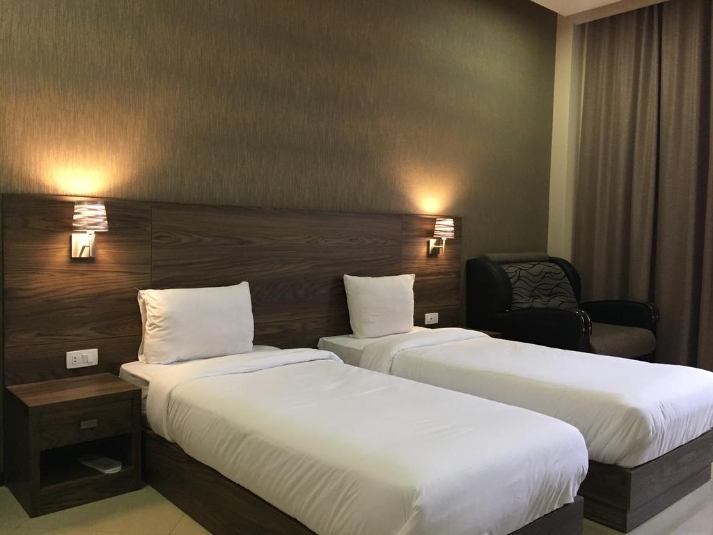 Primer Hotel Erivan Exterior foto