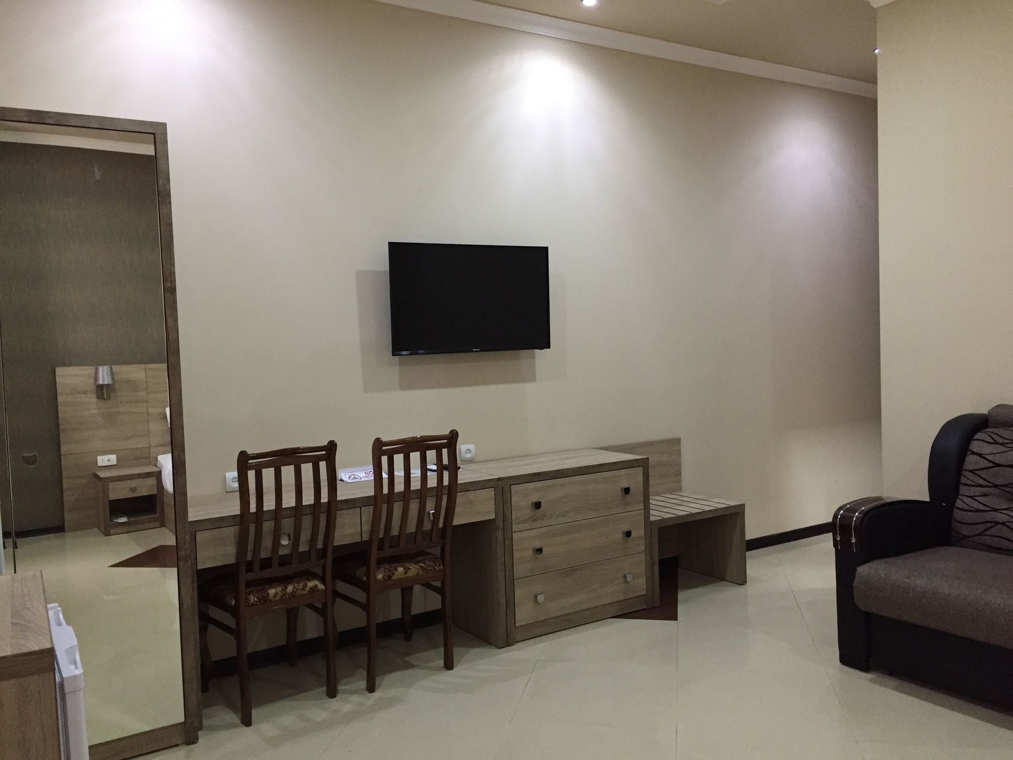 Primer Hotel Erivan Exterior foto