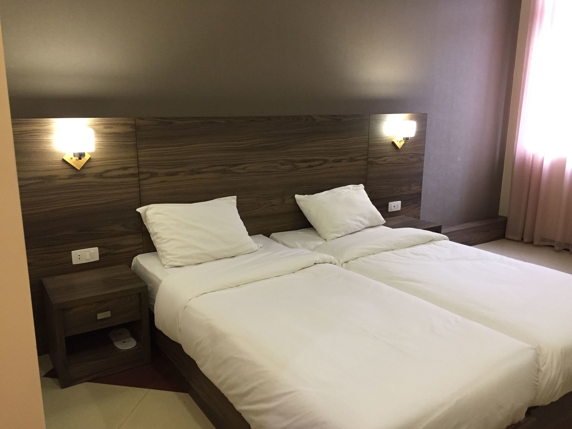 Primer Hotel Erivan Exterior foto