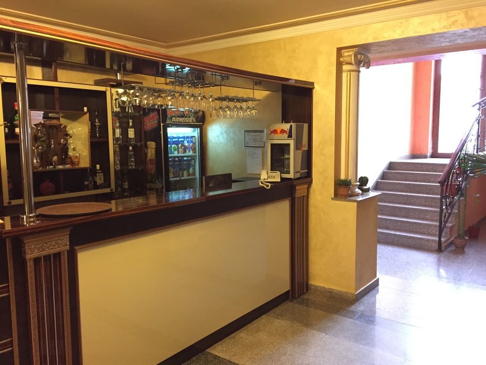 Primer Hotel Erivan Exterior foto
