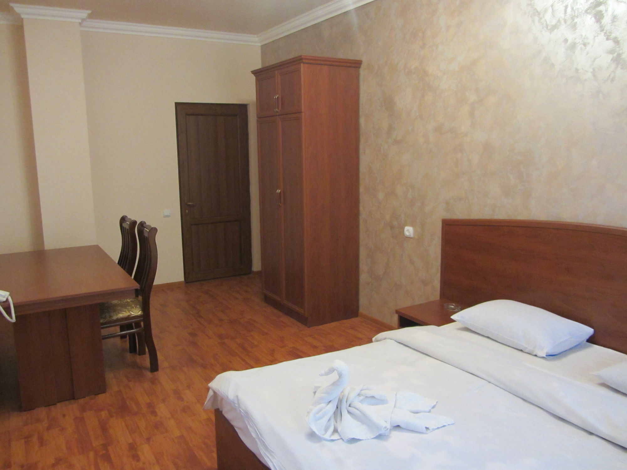 Primer Hotel Erivan Exterior foto